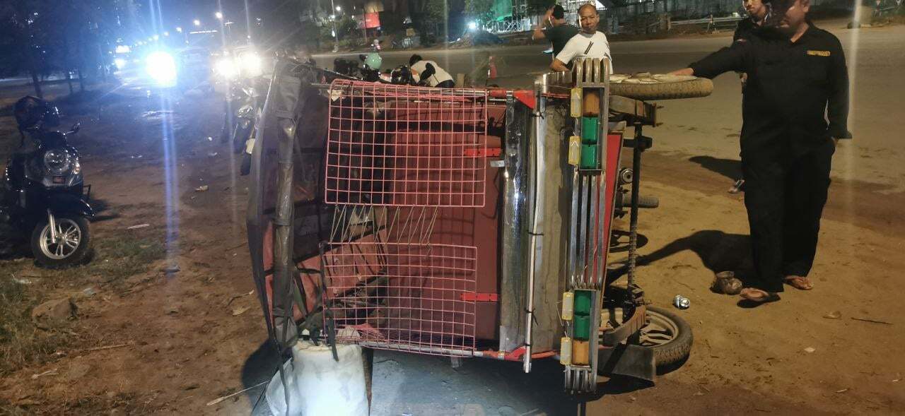 Teen on a Motorbike Collided with an Electric Tricycle