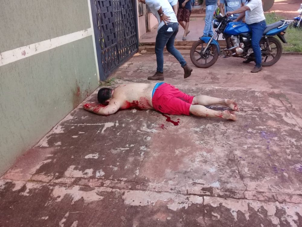 Fat daddy killed after money selfie