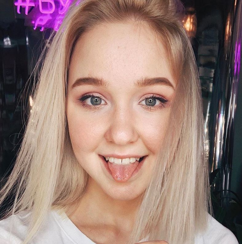 Pretty Girl Dies Tits Out (Before & After)