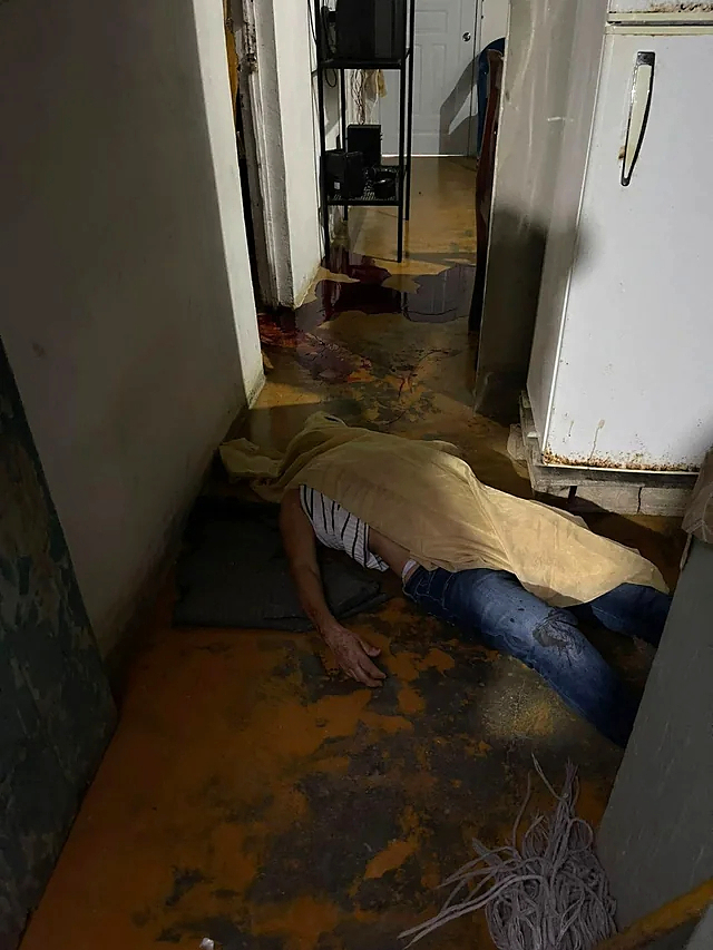 Man murders wife with machete, before hanging himself