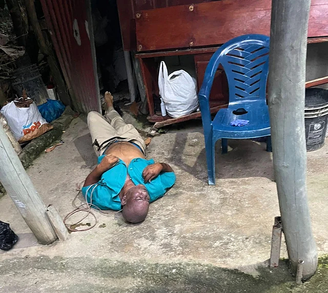 Man murders wife with machete, before hanging himself