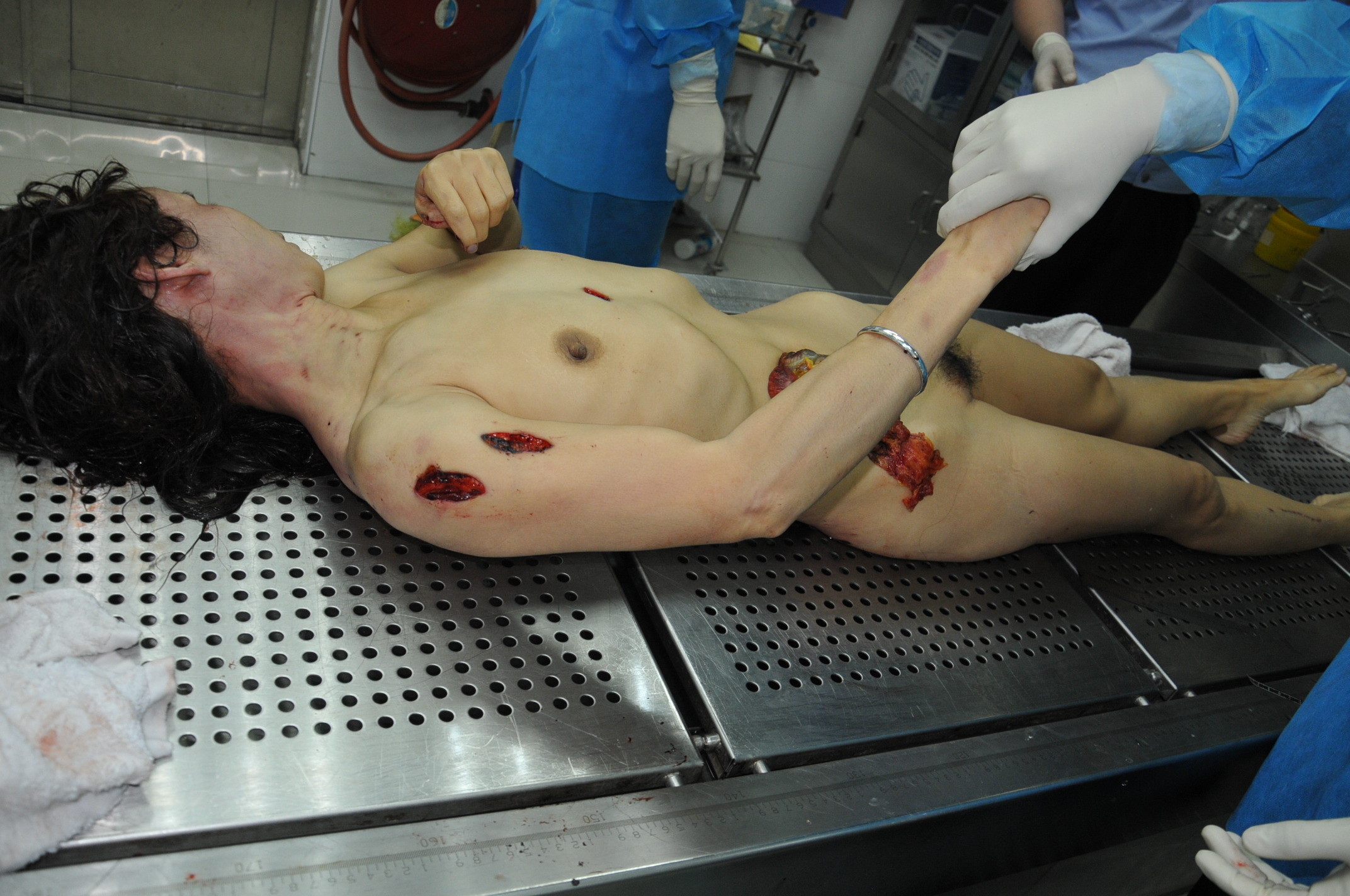 Zhou Jie was stabbed to death