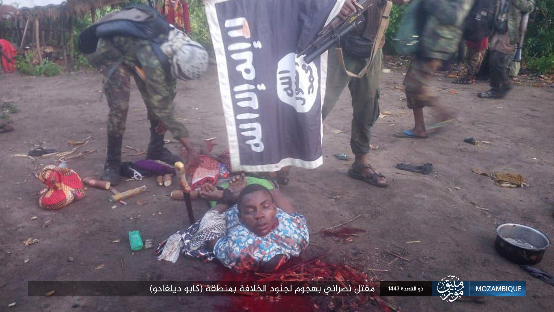 IS Attacks and Beheads infidel Christians in the region Cabo Delgado