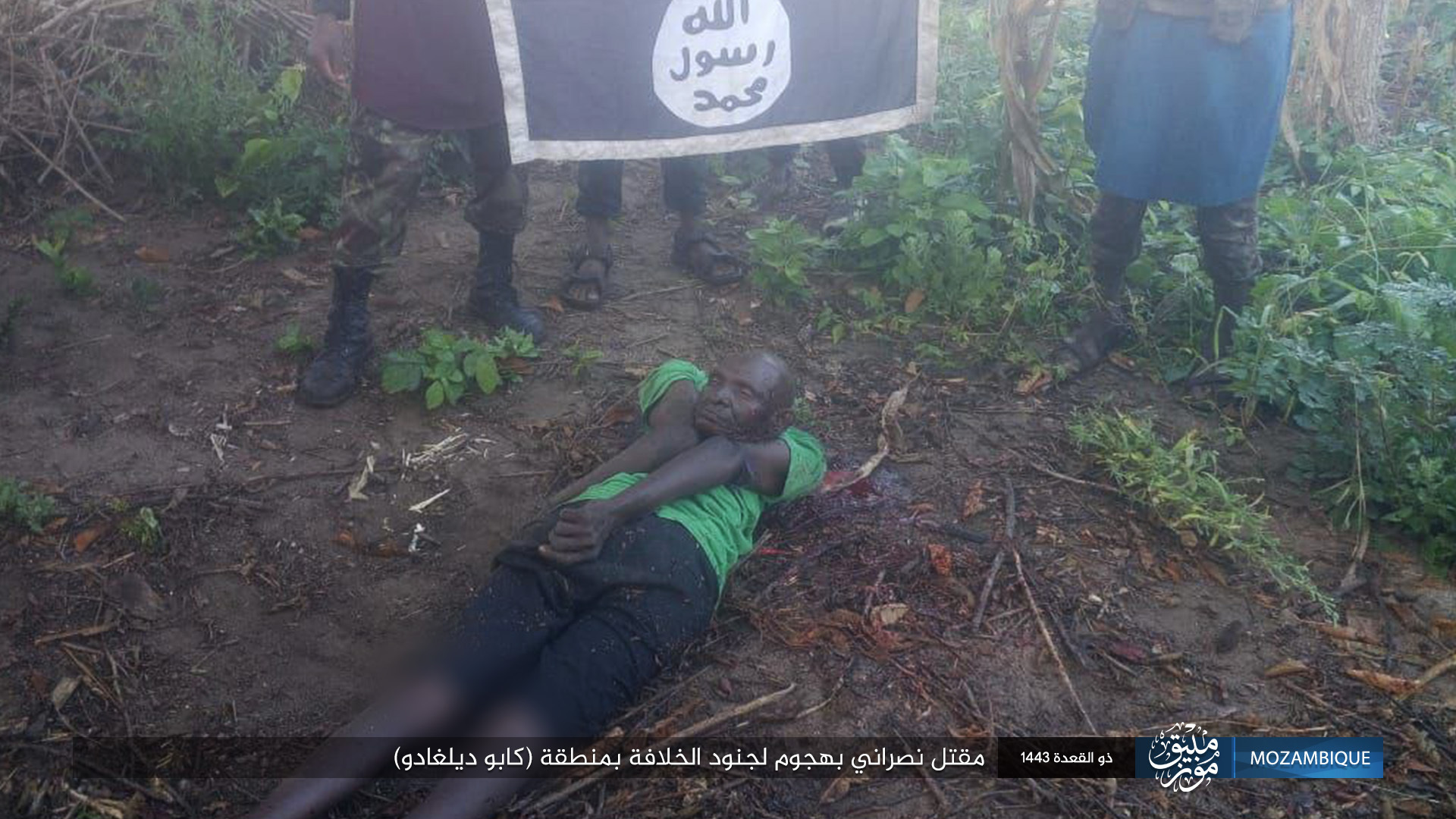 IS Attacks and Beheads infidel Christians in the region Cabo Delgado