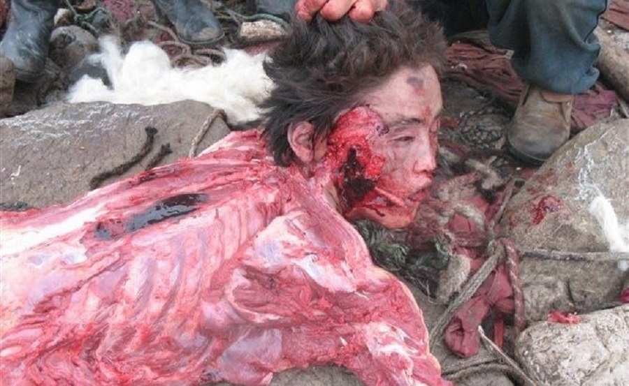 Tibetan Funeral Service Prepares Lunch for Vultures