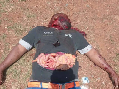 MAN STABS HIS FRIEND AND POSES FOR SELFIE WITH THE BODY (All Photos)