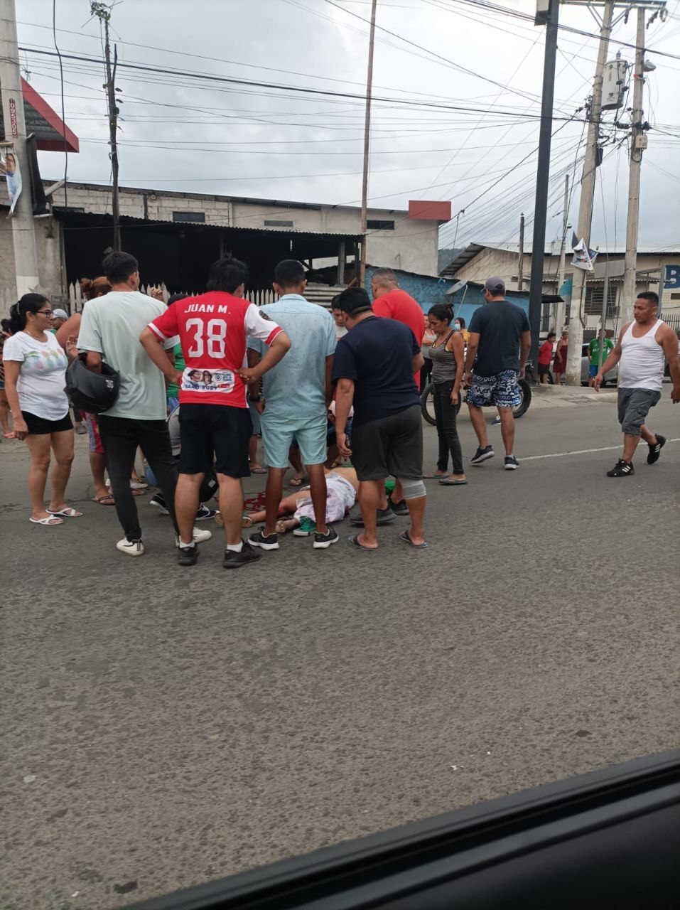 RANDOM GORE PICTURES FROM MURDER TO SUICIDE