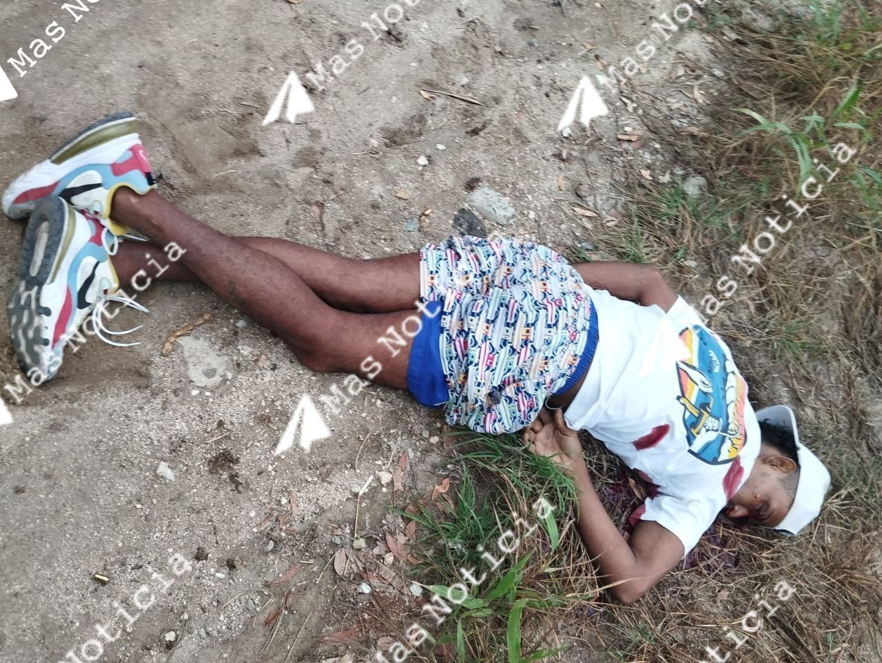 RANDOM GORE PICTURES FROM MURDER TO SUICIDE