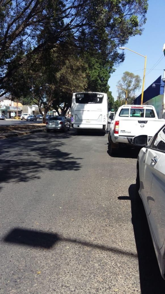 Moto Boy Dead on Road After Hitting Bus