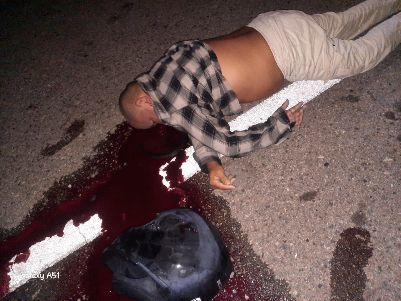 2 People Riding Motorcycle Die On Road