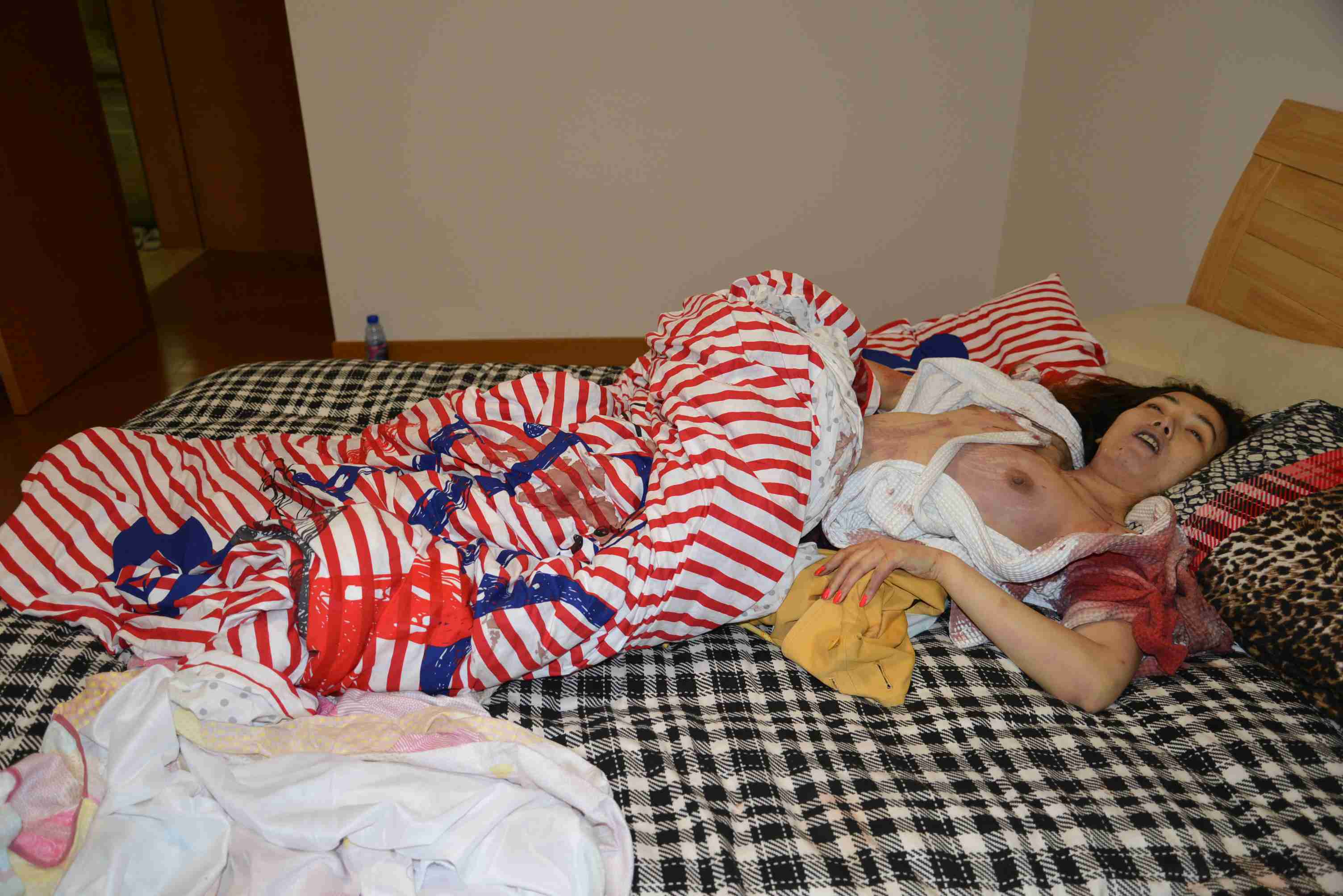 Stabbed Chinese Woman...BRUTAL!!