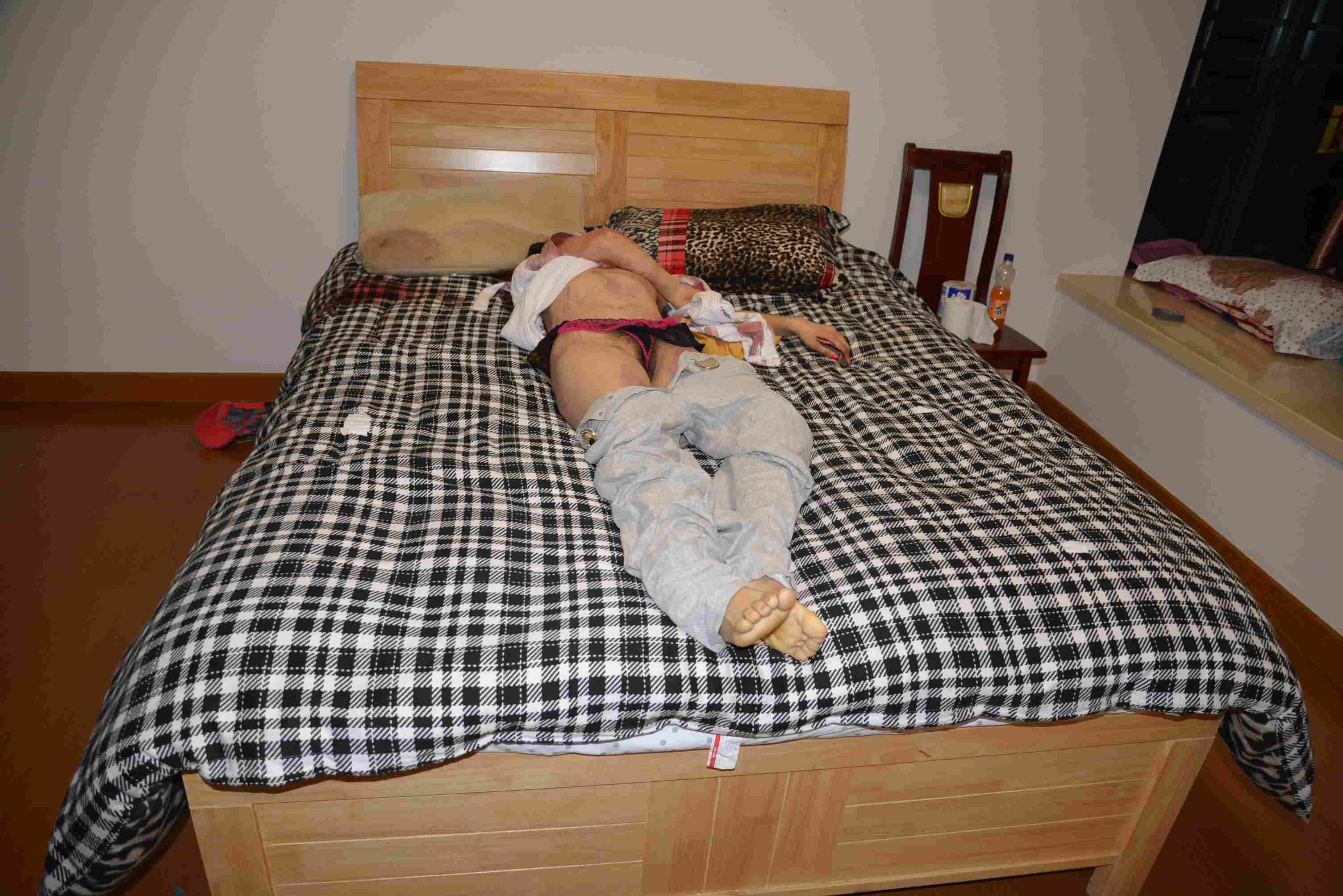 Stabbed Chinese Woman...BRUTAL!!