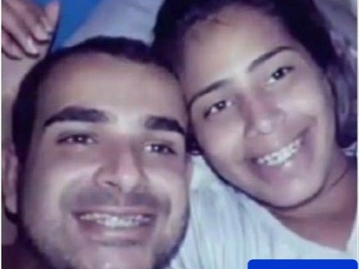 Man stabs girlfriend to death.