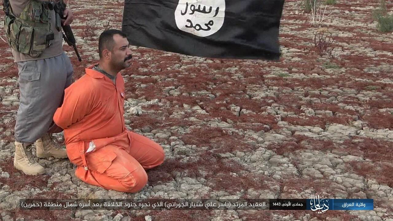 Caliphate soldiers beheaded an officer of the rank of (colonel)
