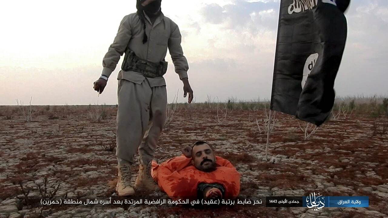 Caliphate soldiers beheaded an officer of the rank of (colonel)