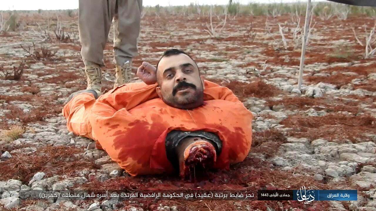Caliphate soldiers beheaded an officer of the rank of (colonel)