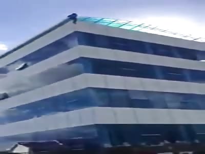 Thief Kills Himself Rather Than Surrender! (Jump)