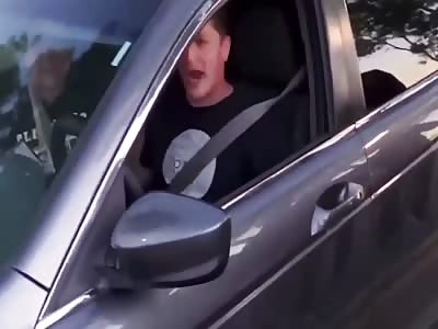 TDS - Anti Trumper pulls knife on Patriots