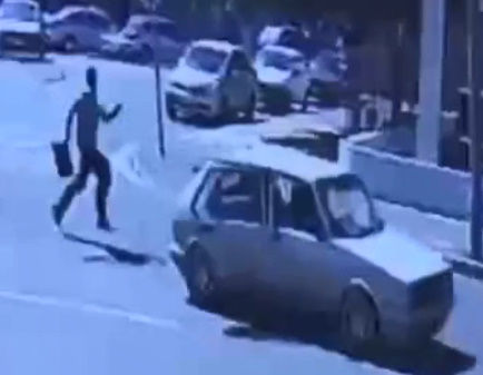 LOL: Jewelry Thief Left Behind by his Partners