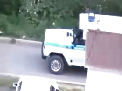 Cops struggle to restrain 2 females fighting