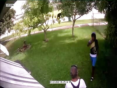 Man robbed of chain in his own front yard in southwest Miami-Dade