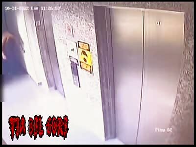 Corpse removal of Ariadna Fernanda in Mexico City  by murderer - LA TÍA DEL GORE 