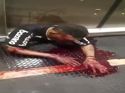 Dude Stuck Between Train And Platform