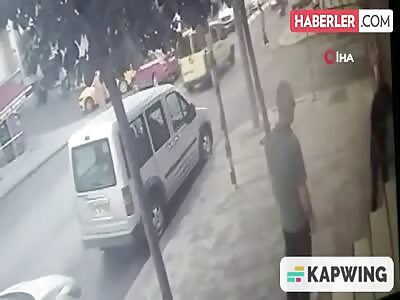 Turkey:istanbul balcony collapsed 1 dead