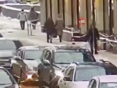 In St. Petersburg, a piece of ice fell on a girl