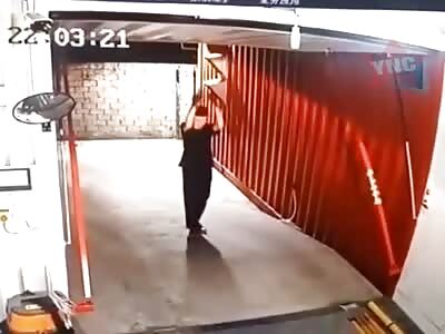 LoL: Taxi driver parked 