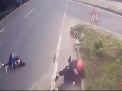 China: Electric Moped vs Truck