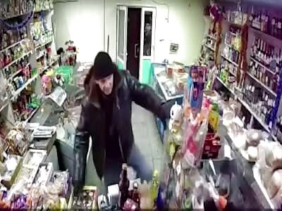 A drunken man attacked a saleswoman with a knife