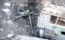 UA drone watches and soldiers clear Russian positions