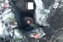 RU are trying to eliminate the UA soldier in the trench