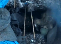 Multiple grenade drops on RU dugout with 2 soldiers inside (zoomed)