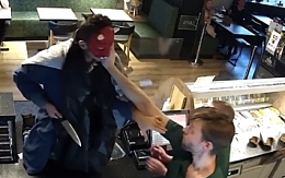 The masked devil robs the bakery