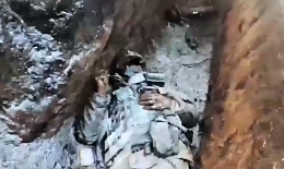 Azov combat footage and storming Russian trenche