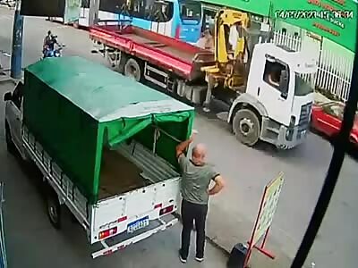 Man dies after being hit by a truck while crossing the street