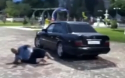 Damn: Small guy gets revenge