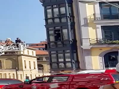 Man jumps with neck tied and decapitates hlmself (edited version).