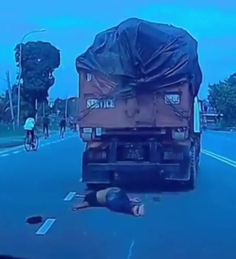 Date With A Huge Truck In Malaysia