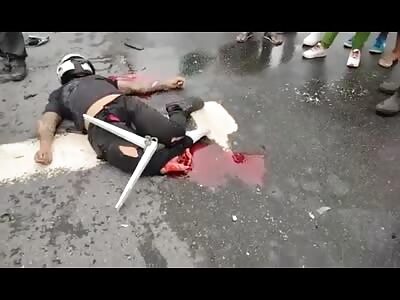 Motorcyclist dies when colliding with bus