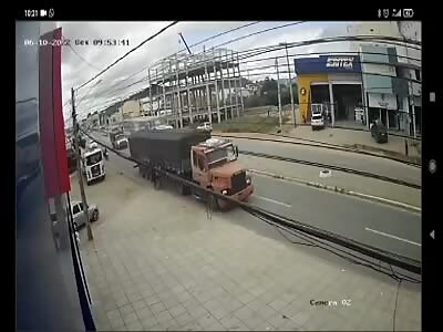  cyclist have leg smashed 