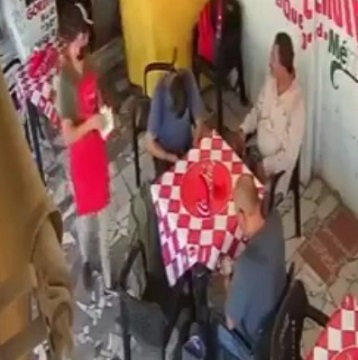 Gas Explosion At Mexican Restaurant (skip to 1:00)