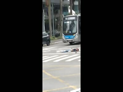 (full video) Last robbery, thieves were run over by the victim