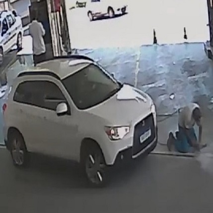 Worker Doing Maintenance Work Crushed By SUV