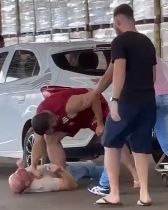 Taxi Driver Gets Fucked Up By Angry Client