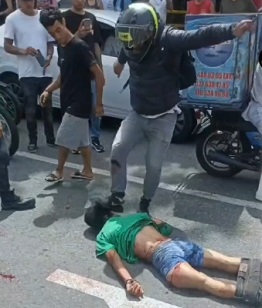 The Crowd Beats The Man Responsible For The Death Of A Woman