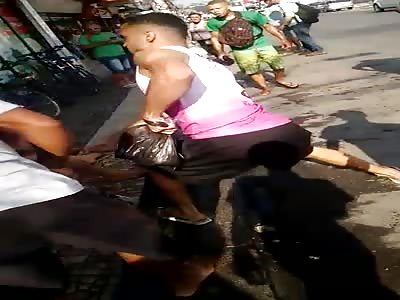 Angry people beat a thief 