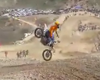 Guy Falls During Race and Gets Run Over by Competitors